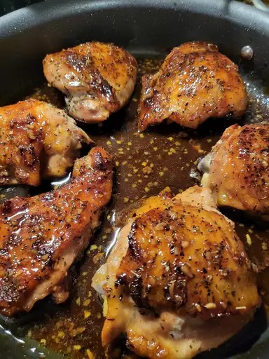 Garlic-Brown Sugar Chicken Thighs – 4 Viral Recipes