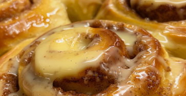 King's Hawaiian Cream Cheese Cinnamon Rolls