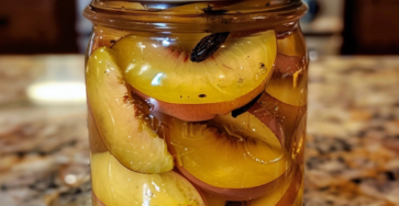 Vanilla Bean Pickled Peaches